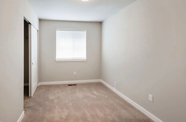 Building Photo - Newly Built 4bd 2.5ba in LSSD