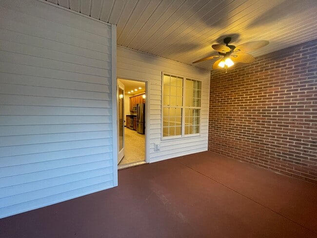 Building Photo - 1930 Scarlett Meadows Dr