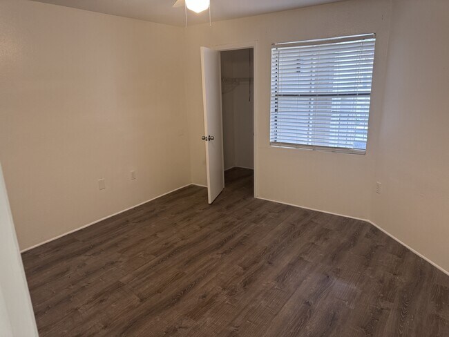 Building Photo - 3016 Parkway Blvd