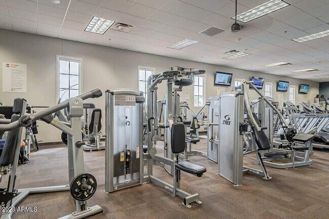 Building Photo - 4163 N Evergreen St