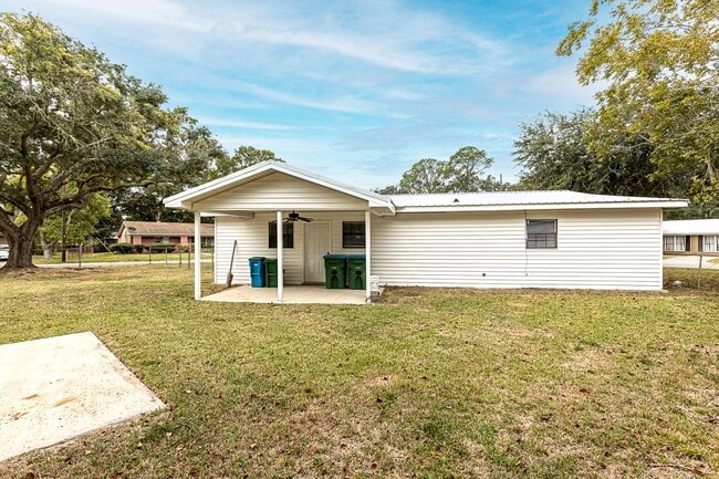 Building Photo - 4703 Bronfair Ave