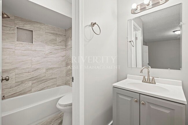 Building Photo - A MUST SEE IN SOUTHEAST MEMPHIS!!!! SECTION 8 WELCOMED !!!!!