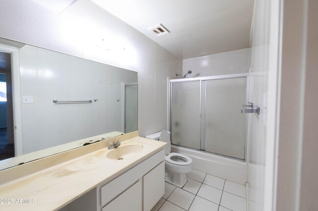 Building Photo - 1349 E Donner Dr