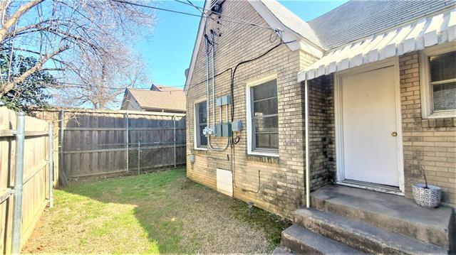 Building Photo - 2801 Primrose Ave