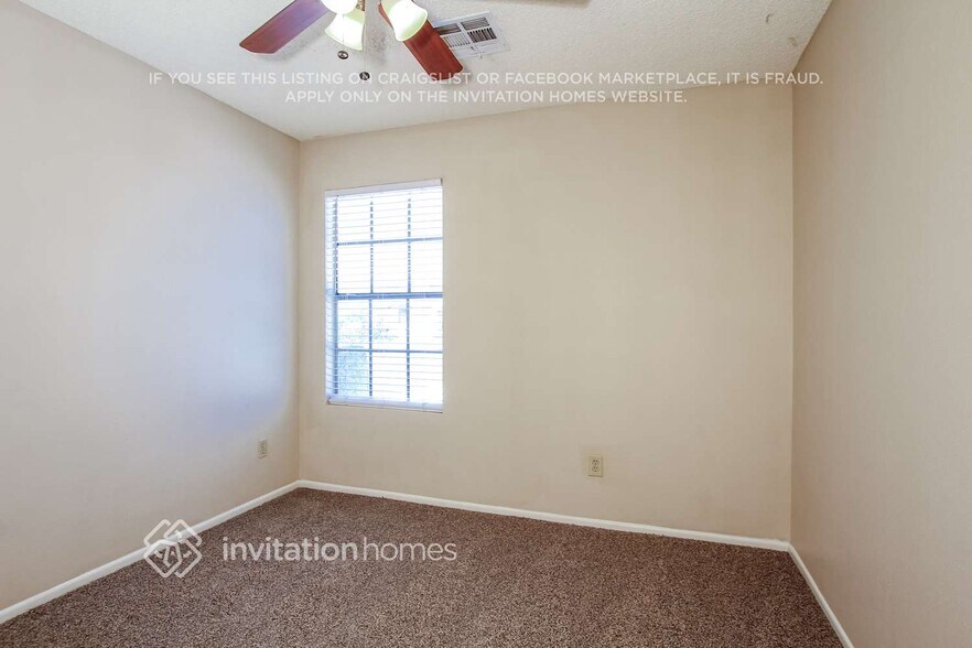 Building Photo - 3821 W Ivanhoe St