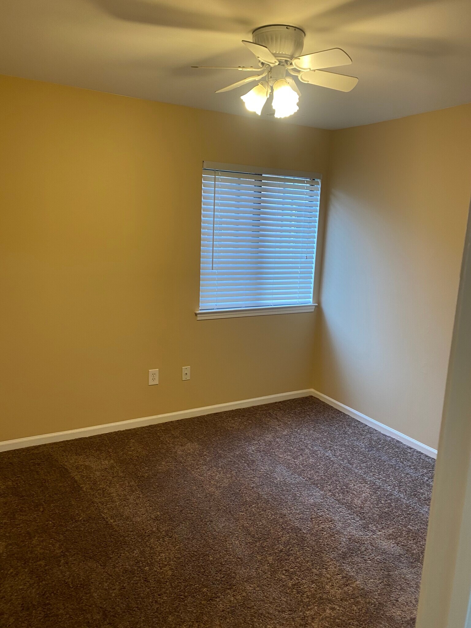 Building Photo - 35401 Hickory Woods Ln
