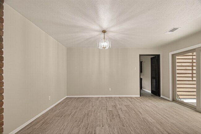 Building Photo - 7527 N Hollow Cir