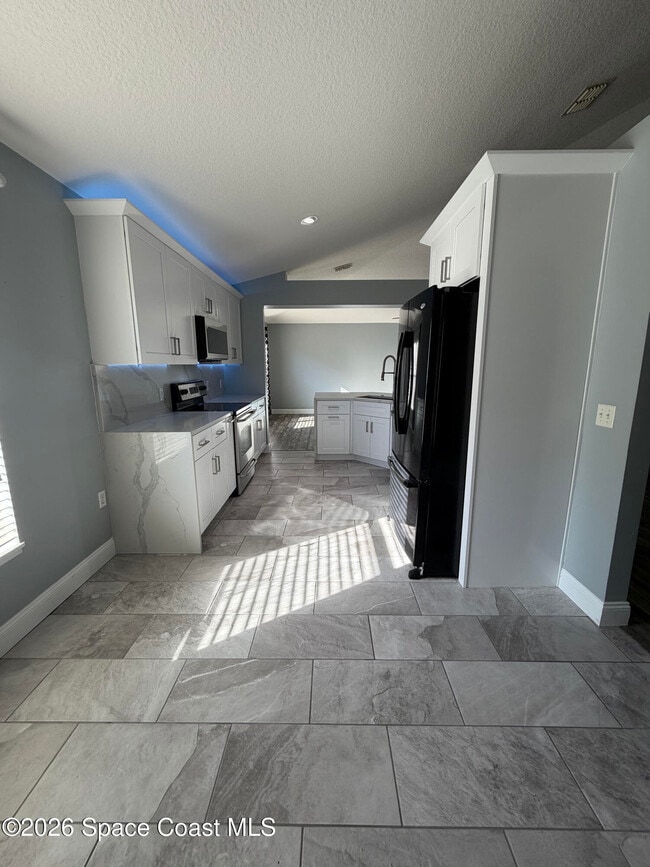 Building Photo - 1398 Mycroft Dr