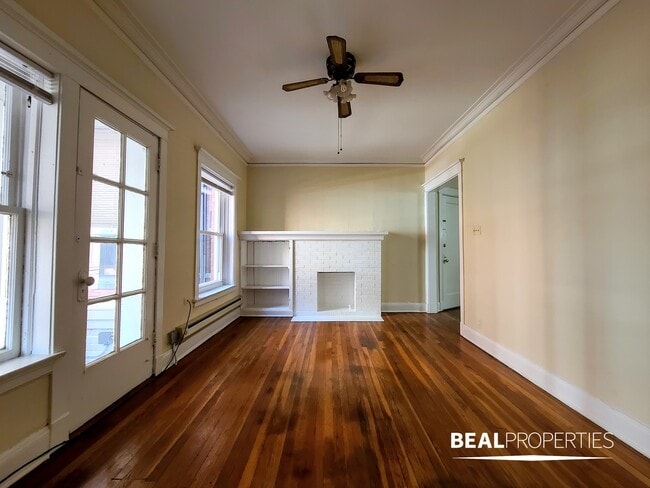 Building Photo - 4423 N Wolcott Ave