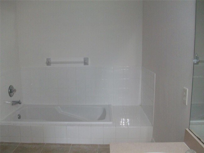 Building Photo - 511 Coconut Palm Way