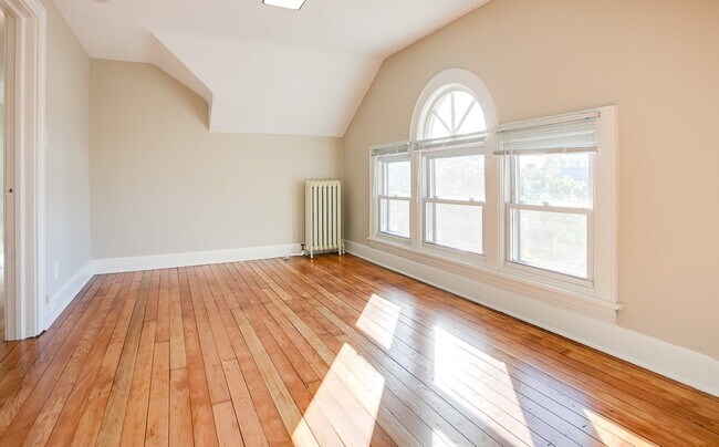 Building Photo - 2450 Blaisdell Ave