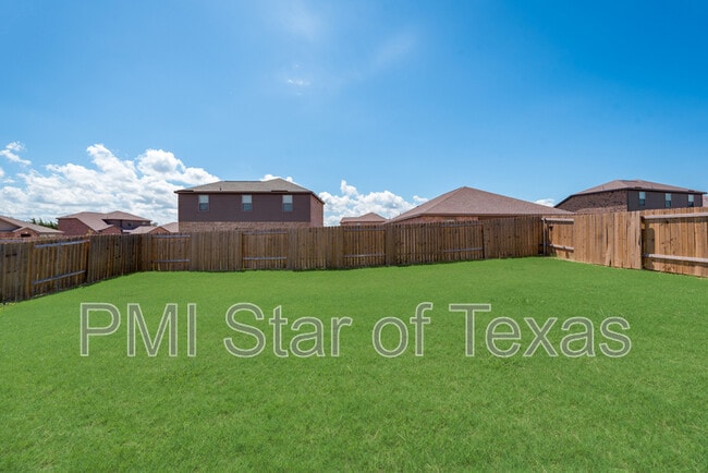 Building Photo - 247 Enchanted Way