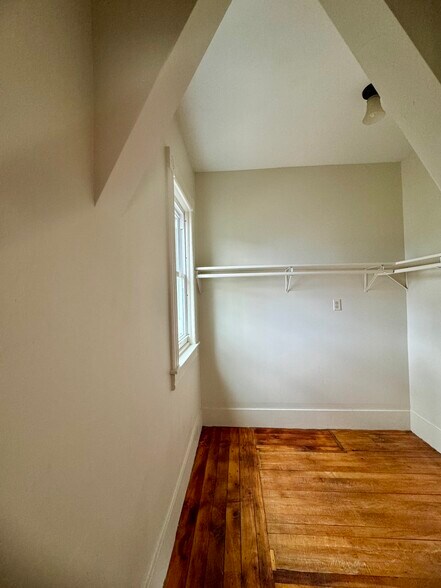 Walk-in Closet - 21 Lafayette St