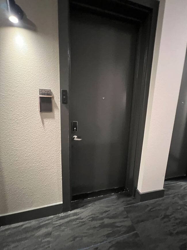 Building Photo - 9127 Research Blvd