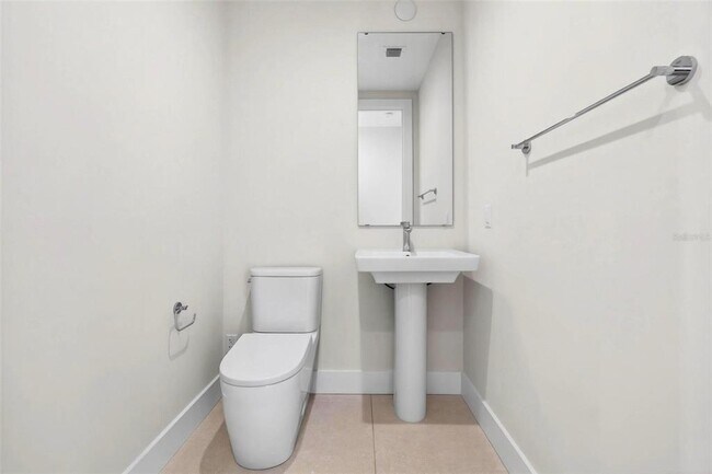 Building Photo - 275 1st Ave S