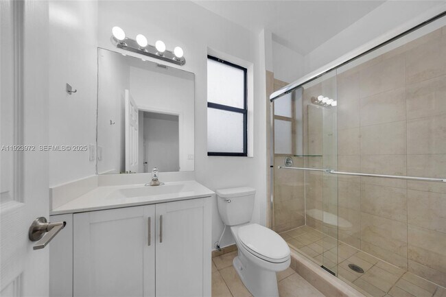 Building Photo - 268 NE 210th Way