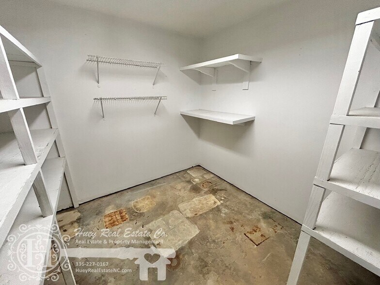 Building Photo - 204 Trail Four