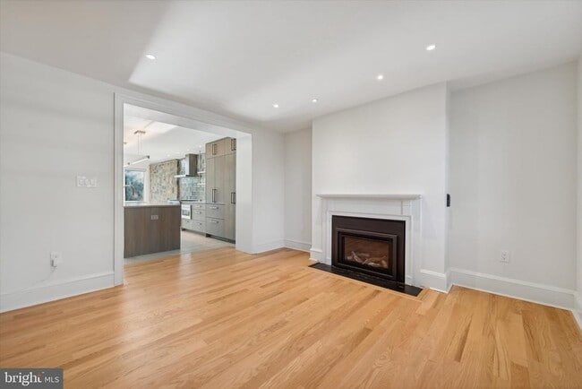 Building Photo - 767 Newtown Rd