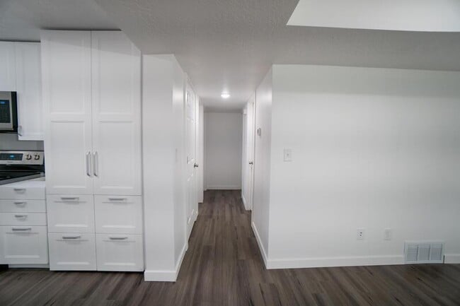 Building Photo - 4658 Thayn Dr