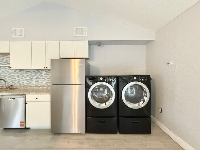 Building Photo - 1436 San Juan Ct