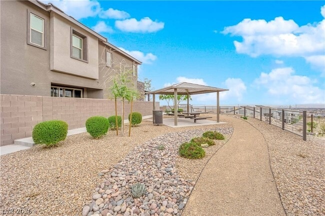 Building Photo - 11665 Redwood Mountain Ave