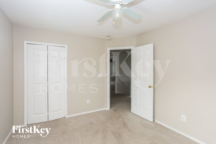 Building Photo - 3632 Larkhaven Village Dr