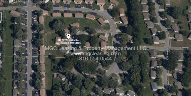 Building Photo - Spacious 2-story Duplex with 1-Car Garage in Lee's Summit!