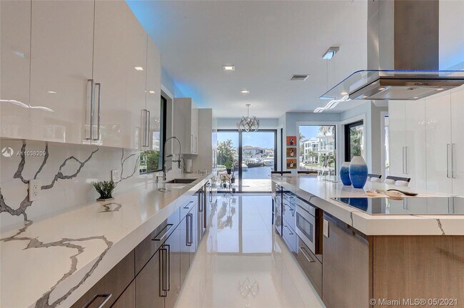 Building Photo - 750 Marine Dr