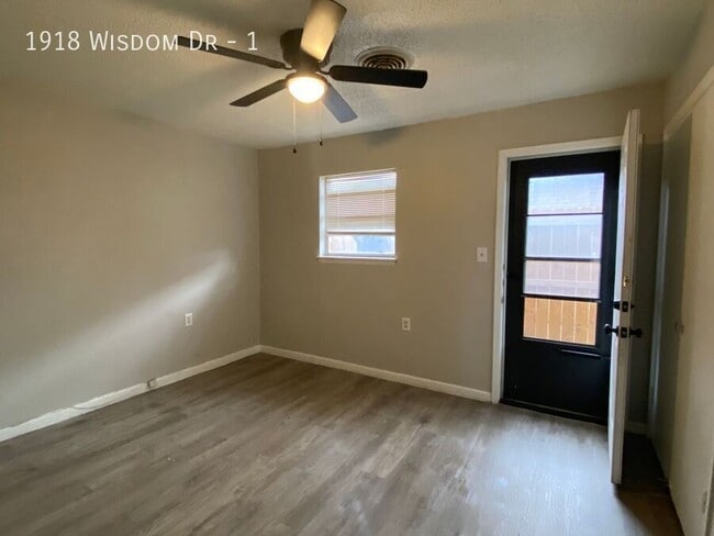 Building Photo - 1918 Wisdom Dr