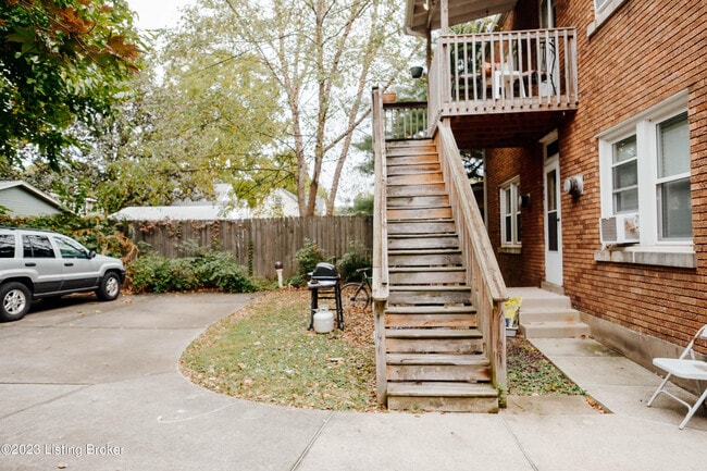 Building Photo - 2309 Wetstein Ave