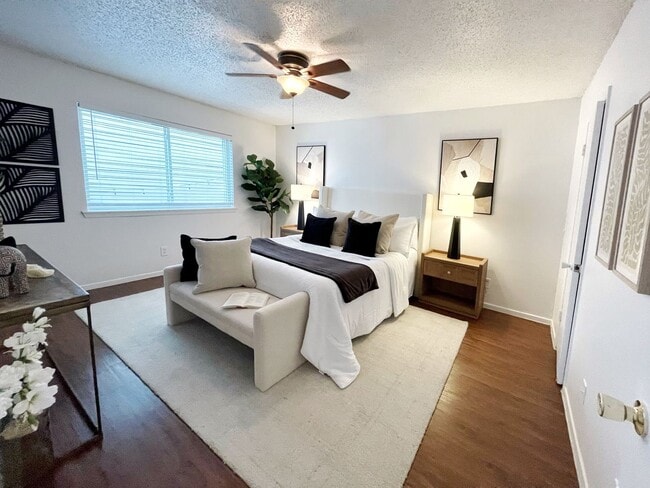 Building Photo - Central One Bedroom close to Downtown