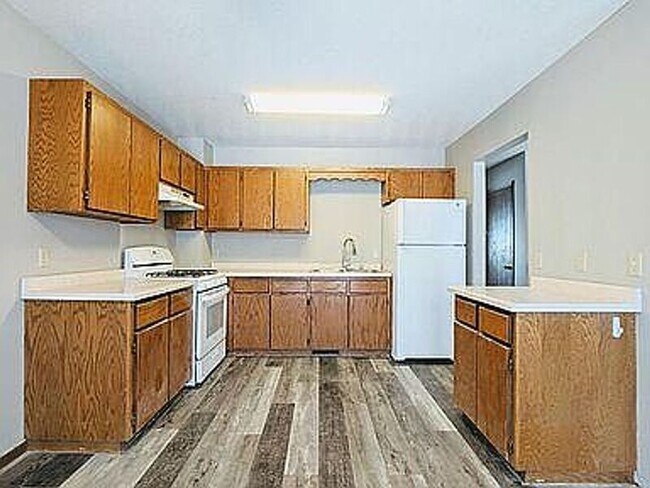 Building Photo - 230 Leighton Dr
