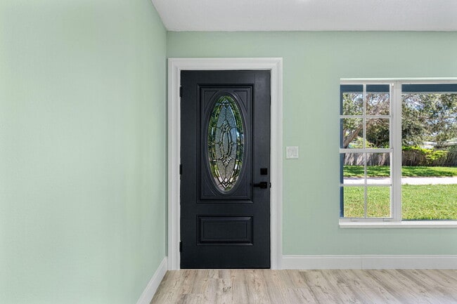 Building Photo - 406 Laurel St