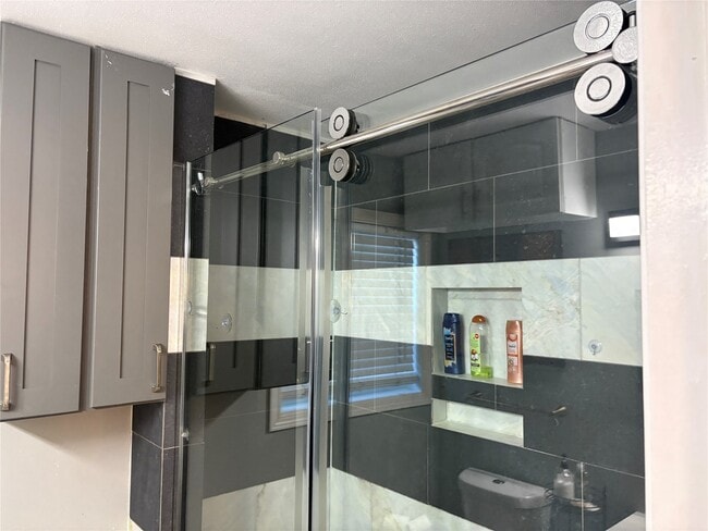 Building Photo - 2201 Nettleton St