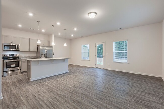 Building Photo - New Construction 3/2.5 Minutes From the He...