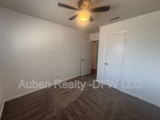 Building Photo - 1510 Blackwell Dr