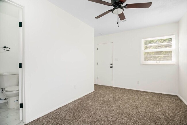 Building Photo - 5206 Skiles Ave