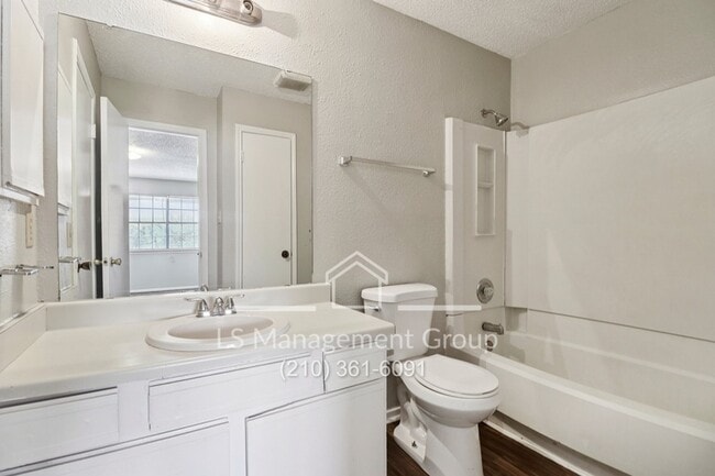 Building Photo - 6720 Windsor Hollow Dr