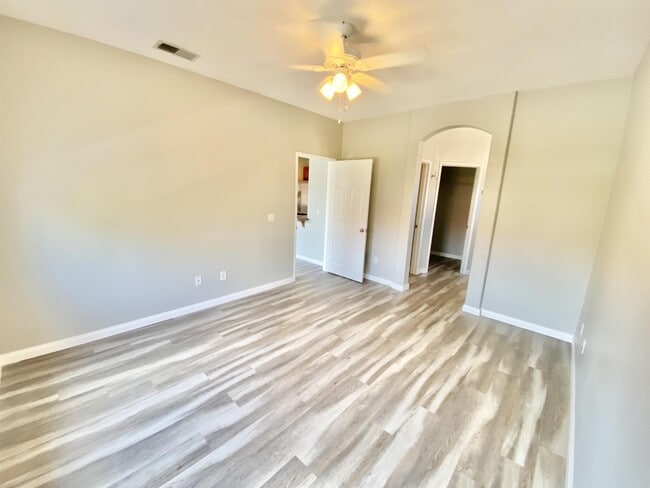 Building Photo - 4460 Brisbane Way
