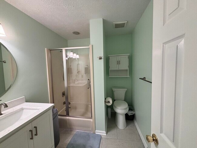 Building Photo - 5 The Corners