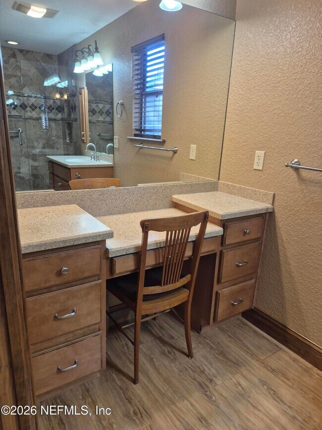 Building Photo - 1729 Coulee Ave