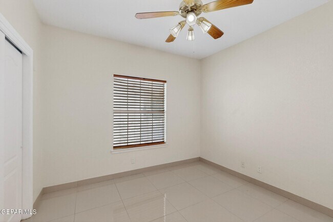 Building Photo - 664 Rosinante Rd