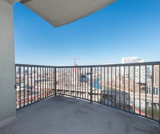 Building Photo - 501 N Clinton St