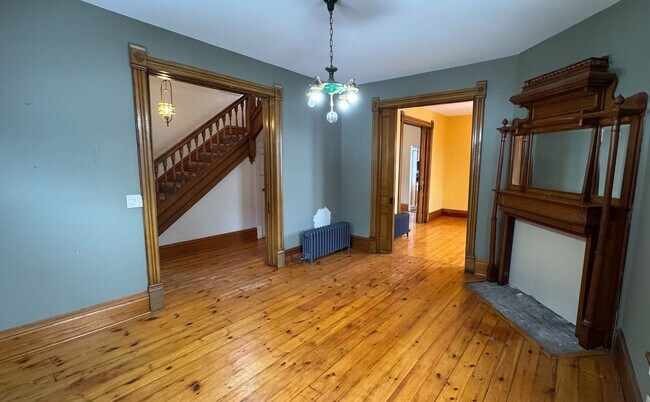 Building Photo - 1712 W 3rd St