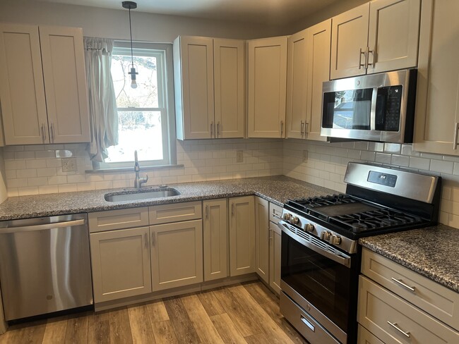 Building Photo - 34 N Lee St