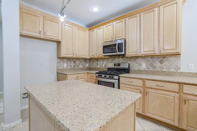 Building Photo - 17663 W Tasha Dr