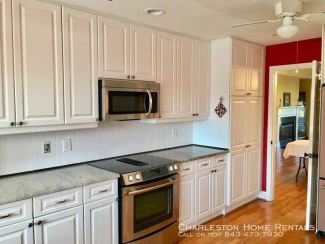 Building Photo - 3 bedroom in Charleston SC 29412