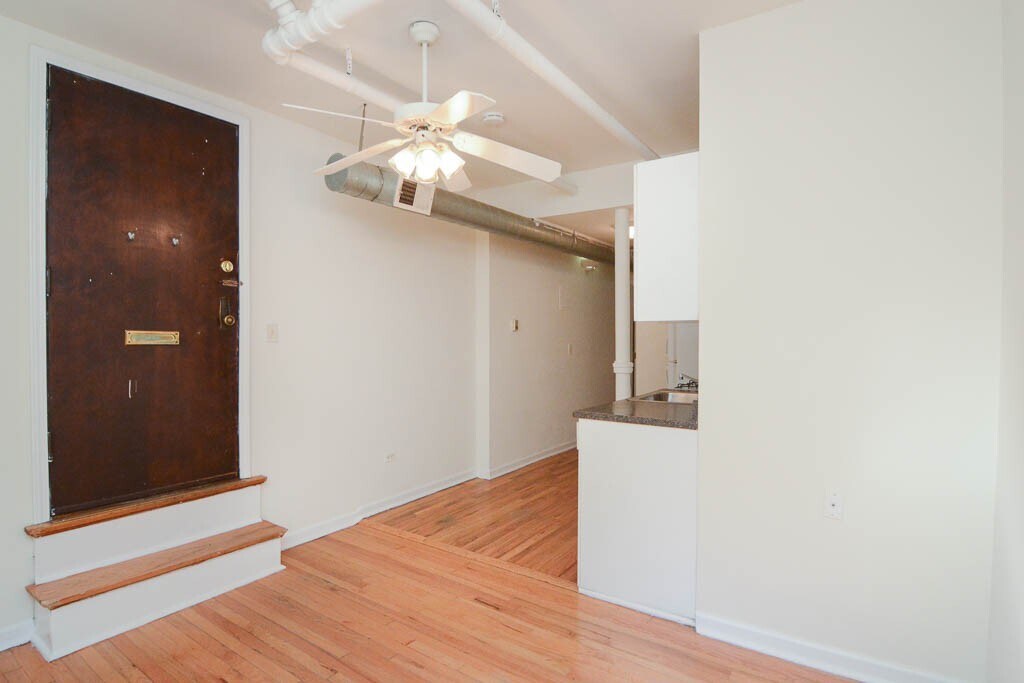 Building Photo - 3909 N Janssen Ave