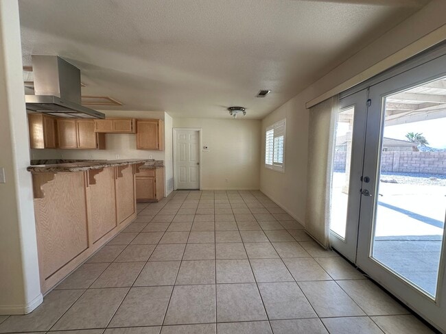 Building Photo - Welcome to this 5 Bedroom 3 Bath Home!