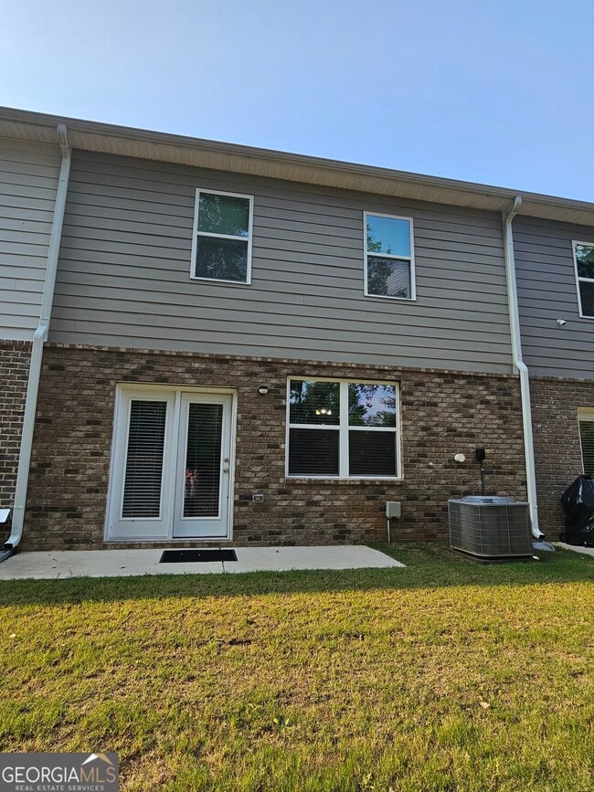 Building Photo - 190 Hampton Cir